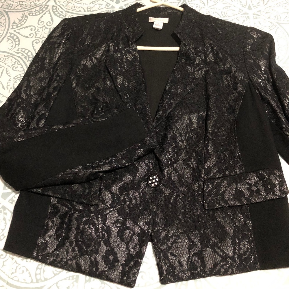Chico’s black on black lace single button jacket size 1